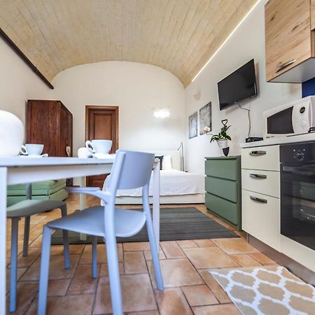 Suite Home Al Centro Di Сасари Екстериор снимка
