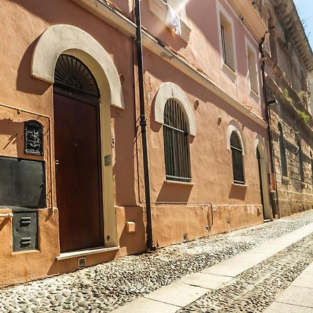 Suite Home Al Centro Di Сасари Екстериор снимка