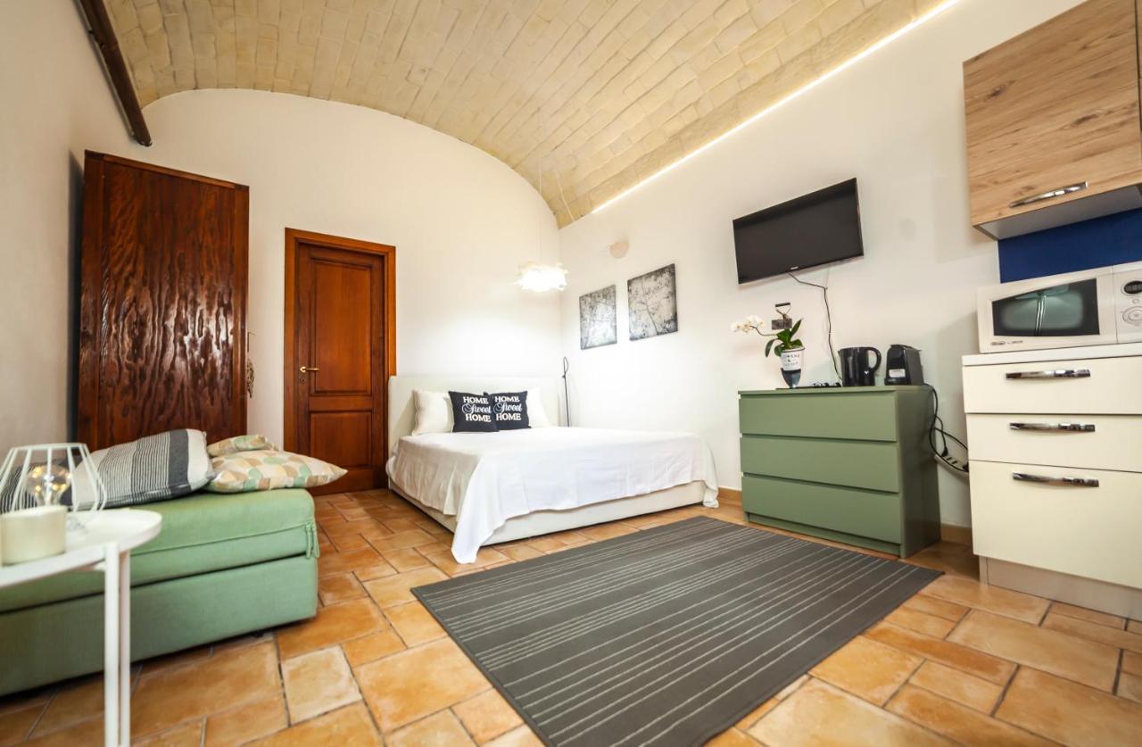 Suite Home Al Centro Di Сасари Екстериор снимка