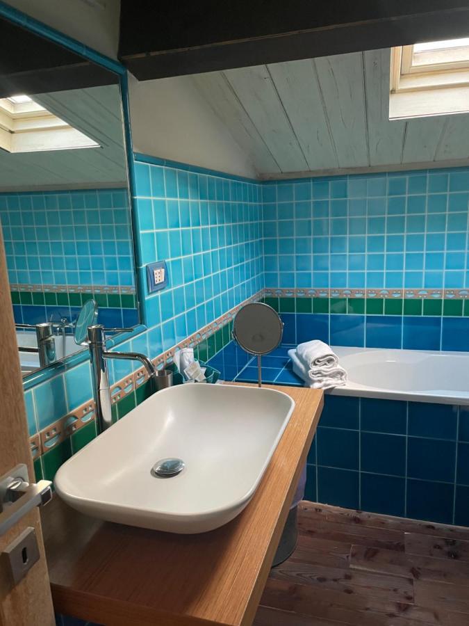 Suite Home Al Centro Di Сасари Екстериор снимка
