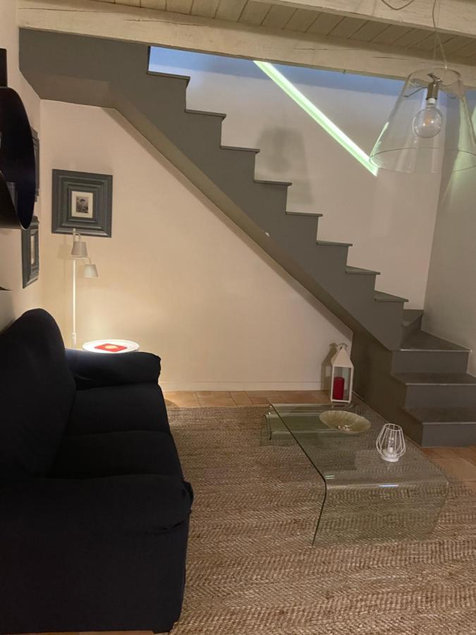 Suite Home Al Centro Di Сасари Екстериор снимка